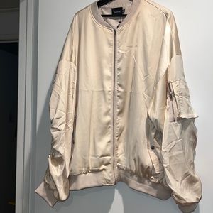 IVORY CARGO FULL ZIP SIZE 18 OVERSIZED STYLISH SATIN FEEL BOMBER JACKET